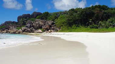 Granit kayalar üzerinde grand anse