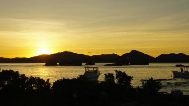 tropik gün batımı