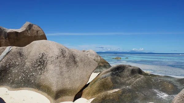 Rocks on the beach — Stock Photo, Image