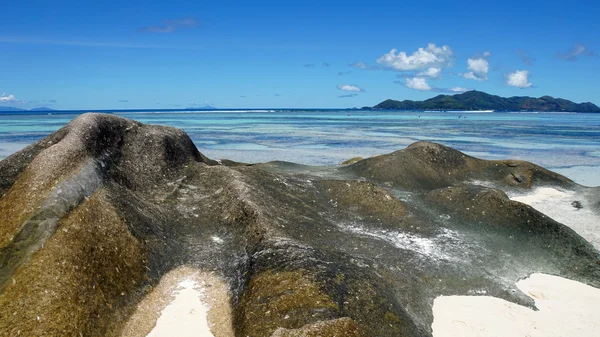 Rocce sulla spiaggia — Foto Stock