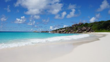 Granit kayalar üzerinde grand anse