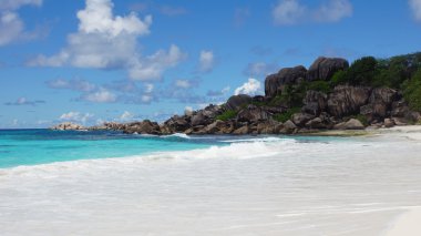 Granit kayalar üzerinde grand anse