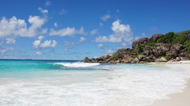 Granit kayalar üzerinde grand anse