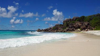 Granit kayalar üzerinde grand anse
