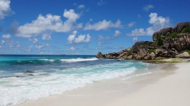 Granit kayalar üzerinde grand anse