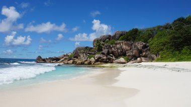Granit kayalar üzerinde grand anse