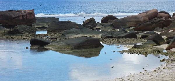 Granit kayalar onla digue — Stok fotoğraf