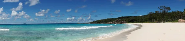 Granite rocks on grand anse — Stock Photo, Image