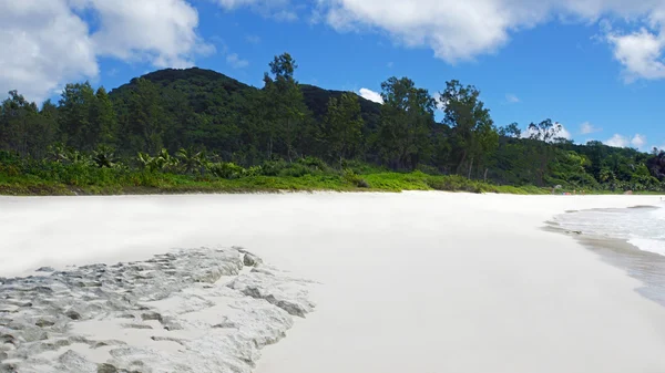 Rocas de granito en grand anse — Foto de Stock