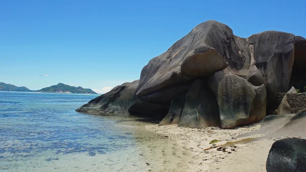 Rocas de granito en el paraíso — Foto de Stock