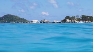 Granit kayalar üzerine Seyşeller