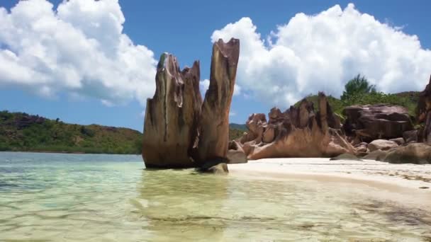 Granitfelsen auf den Seychellen — Stockvideo