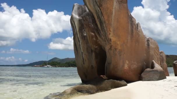 Granite rocks on seychelles — Stock Video