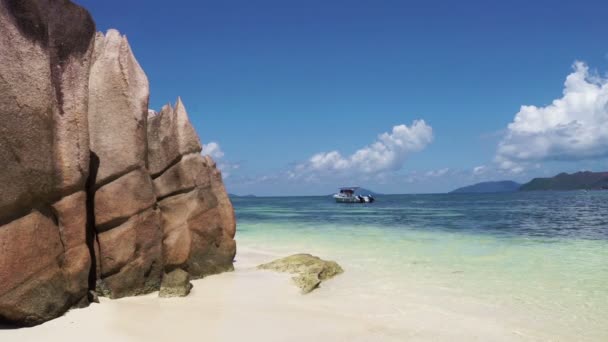 Granite rocks on seychelles — Stock Video
