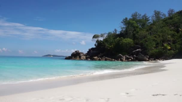 Increíble playa de seychelles — Vídeo de stock