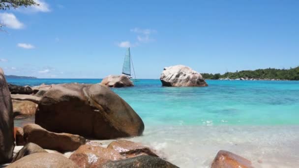 Increíble playa de seychelles — Vídeos de Stock