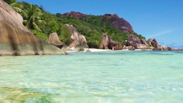 Praia das Seychelles — Vídeo de Stock