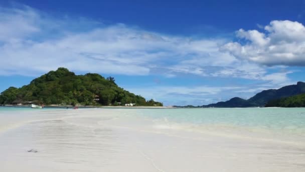 Natuurlijke kust van de Seychellen — Stockvideo