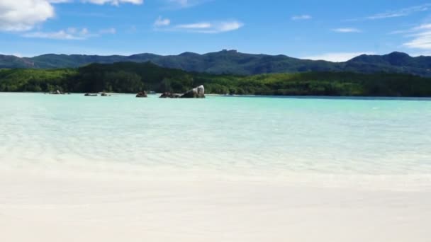 Natuurlijke kust van de Seychellen — Stockvideo