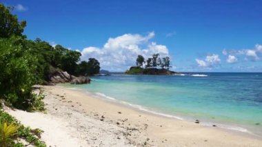 doğal Seyşeller sahil