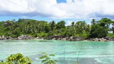 doğal Seyşeller sahil