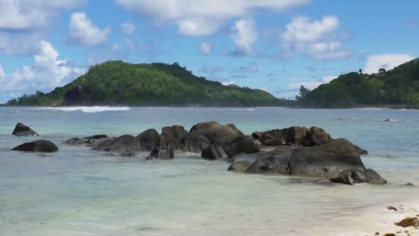 Natürliche Küste der Seychellen — Stockvideo