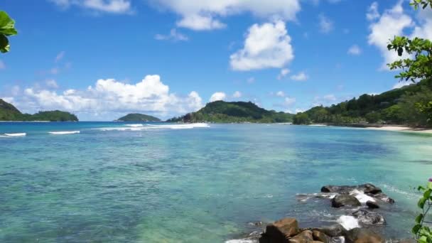 Costa de seychelles naturales — Vídeos de Stock