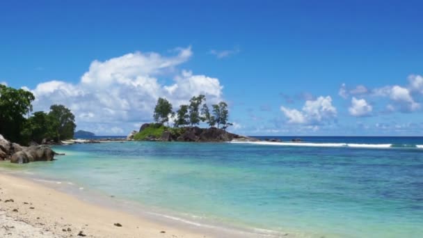 Natuurlijke kust van de Seychellen — Stockvideo