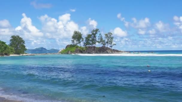 Costa de seychelles naturales — Vídeo de stock