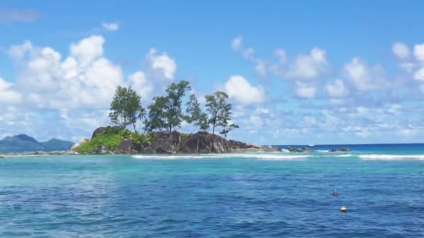 Natuurlijke kust van de Seychellen — Stockvideo