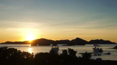 günbatımı praslin Island üzerinde