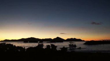 günbatımı praslin Island üzerinde