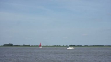 deniz gemi Alman Nehri üzerinde