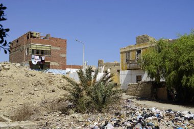 Mısır 'daki El Quseir' deki eski evleri yıktılar.