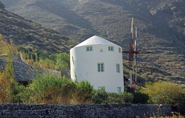 santorini küçük ve geleneksel Yunanistan Köyü