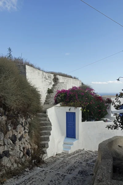 Традиційне грецьке село Піргос на Санторіні — стокове фото