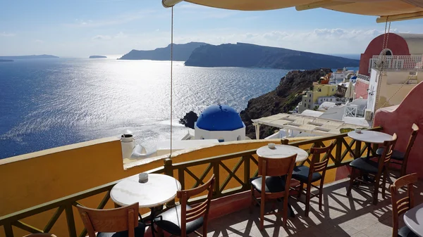 Vista sul piccolo villaggio oia sull'isola di santorini — Foto Stock