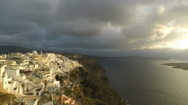 Zoom panorámico de fira en santorini — Vídeos de Stock