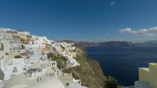 panoramique zoom sur oia village sur santorini 