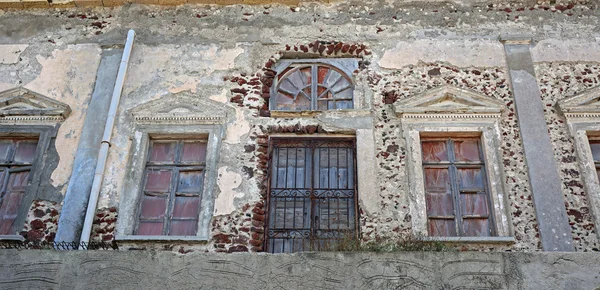 Arquitecto grego tradicional em oia na ilha de santorini — Fotografia de Stock