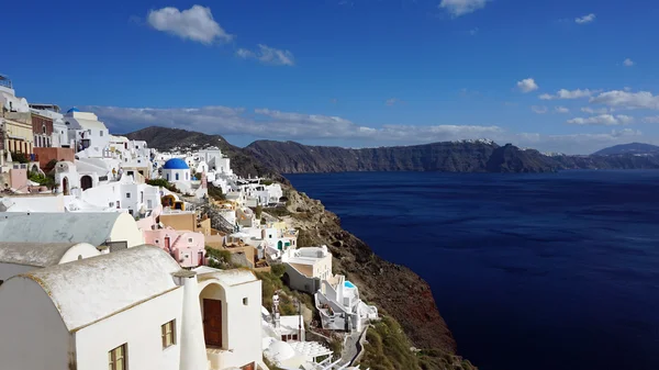 Vue sur le petit village oia sur l'île de santorin — Photo