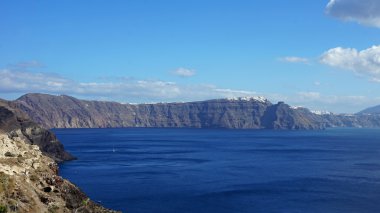 küçük oia Köyü santorini Adası üzerinde göster