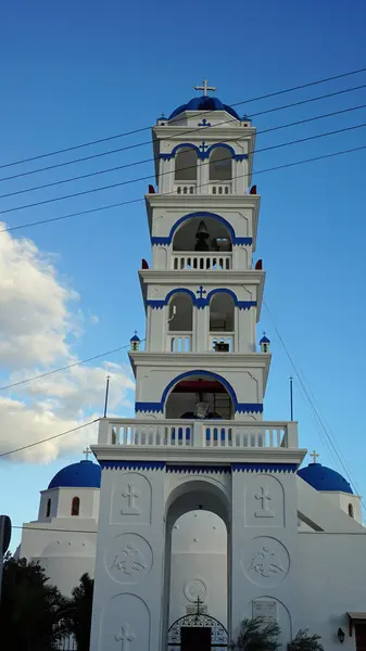 Chiesa di perissa sull'isola greca santorini — Foto Stock