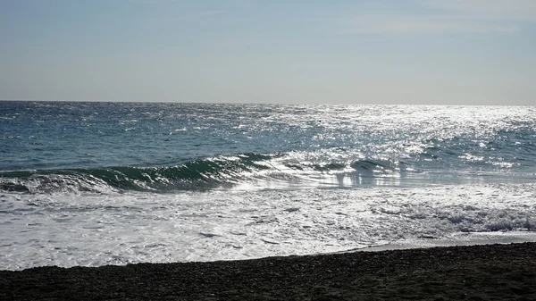 Plage volcanique à Kamari sur la siland de Santorin — Photo