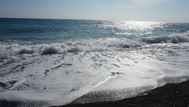 volkanik kamari beach santorini siland üzerinde