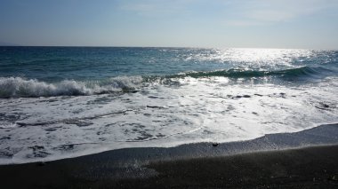 volkanik kamari beach santorini siland üzerinde