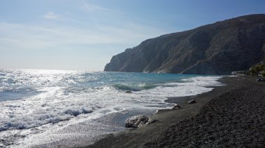 volkanik kamari beach santorini siland üzerinde