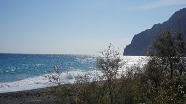 volkanik kamari beach santorini siland üzerinde