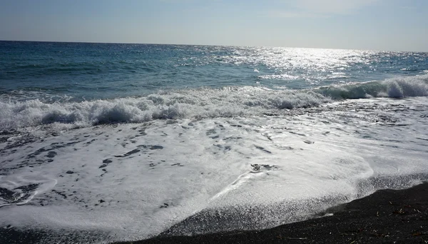 volkanik kamari beach santorini siland üzerinde