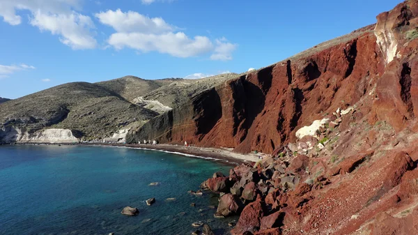 ギリシャのサントリーニ島に赤浜 — ストック写真